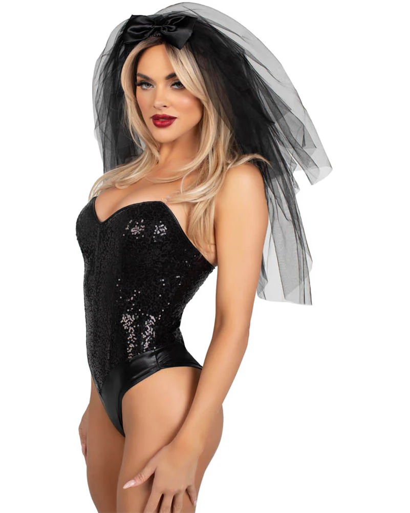 Black Tiered Bridal Veil - Image 3
