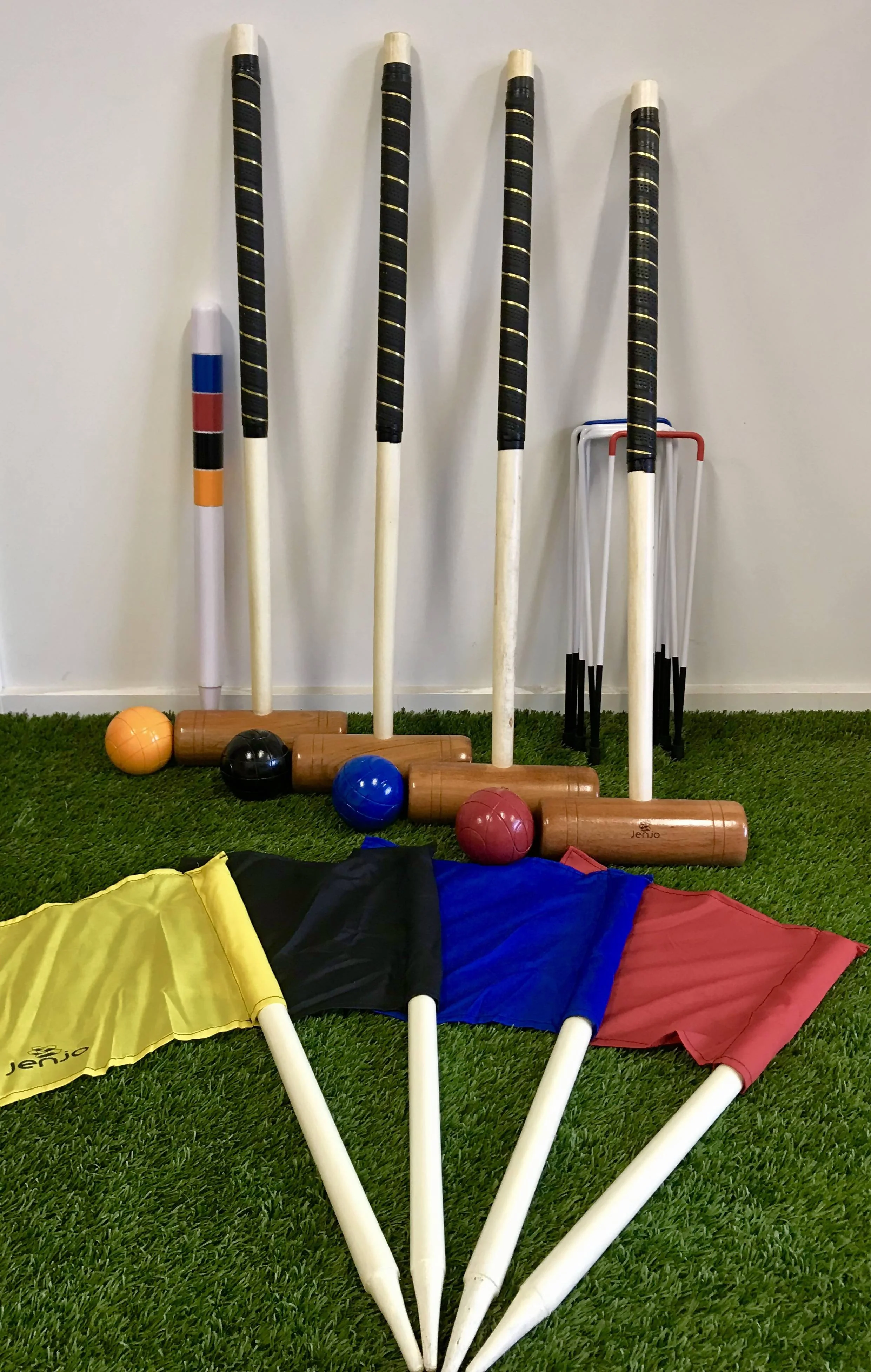 Championship Hardwood Croquet Mallet Set Game 4 Player Set with Carry Bag - Image 2
