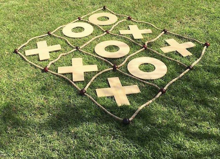 Giant Naughts And Crosses Tic Tac Toe Game Set - Image 6