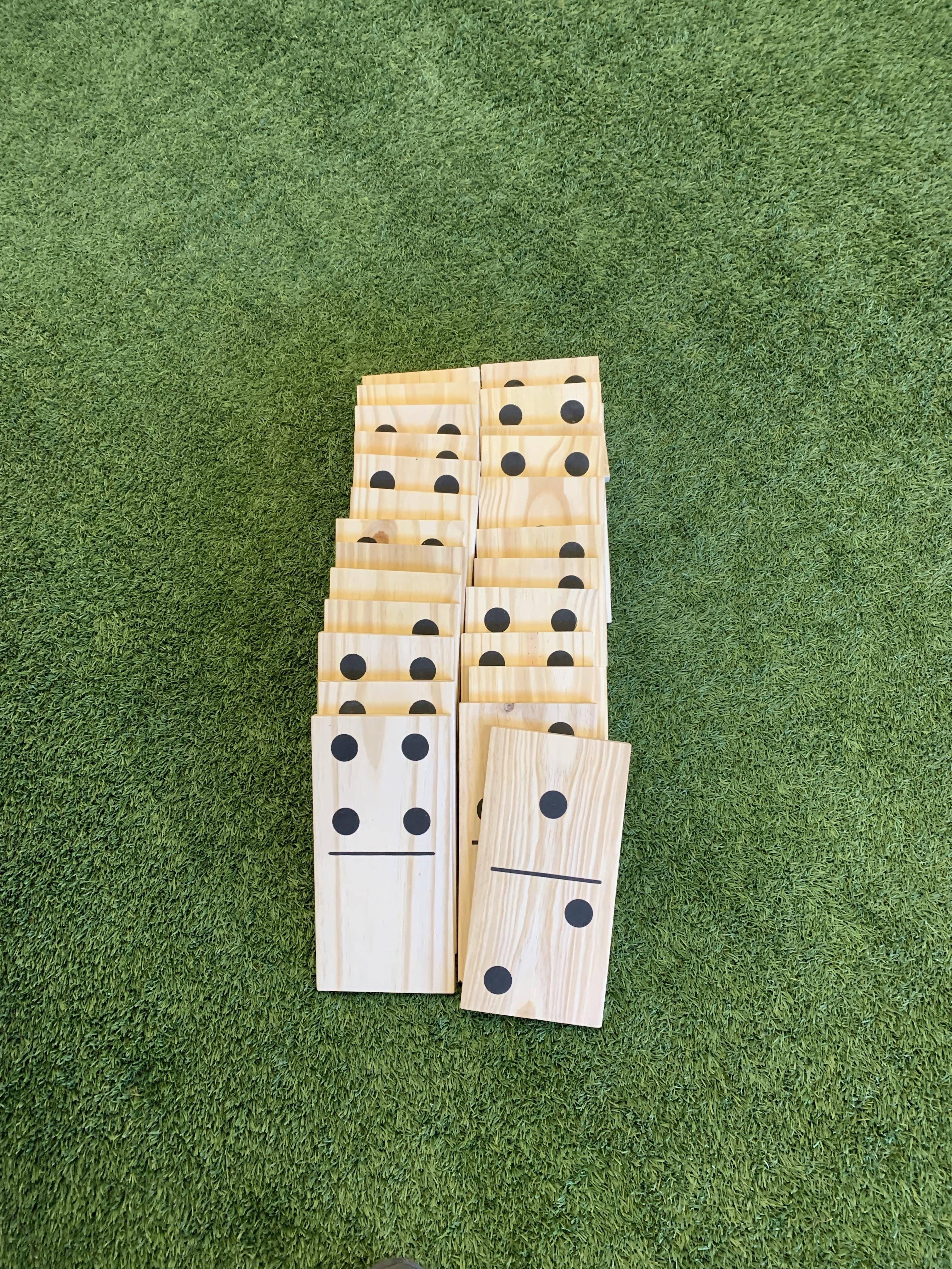 Giant Outdoor Dominoes Game Set with 28 Pieces 15cm - Image 6