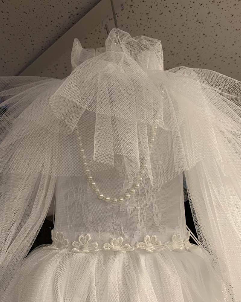 Hanging Bride Dress Animated Decoration 1.1m - Image 3